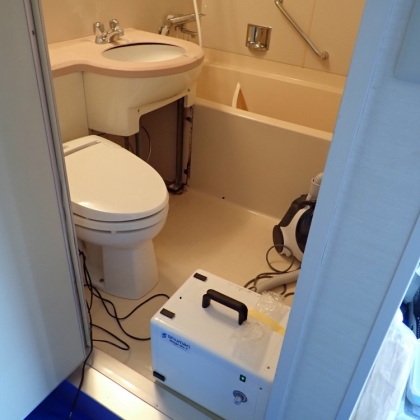 京王建設様 エポキシ樹脂系 ユニットバス埋め工事に導入していたたきました。